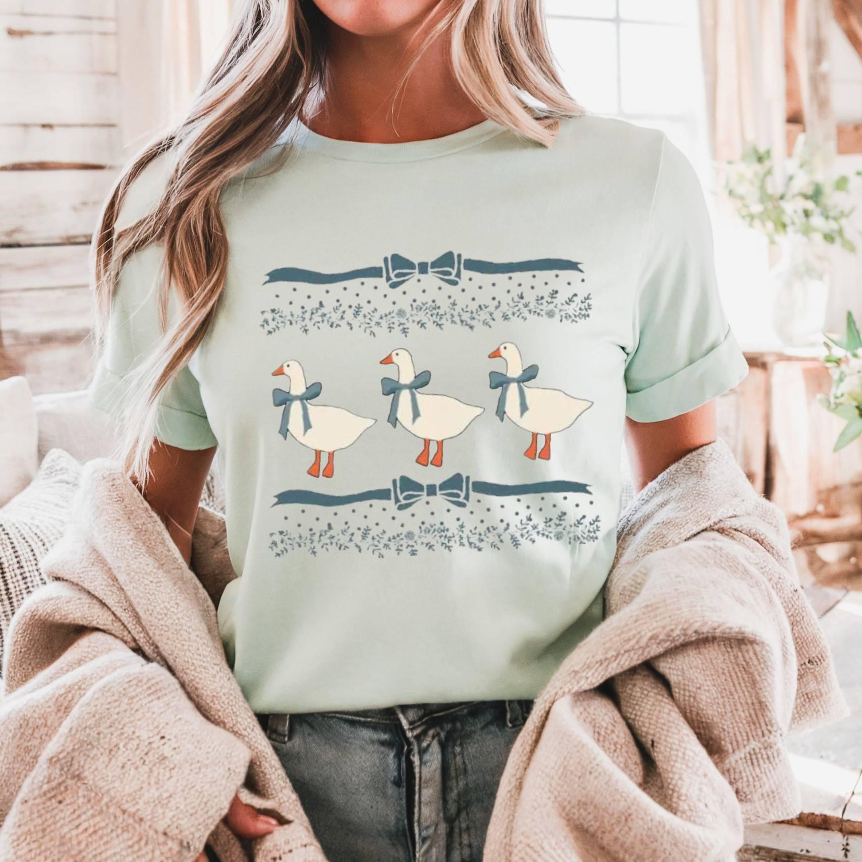 Cottagecore Goose Graphic Tee: Vintage Duck Farm Animal Shirt