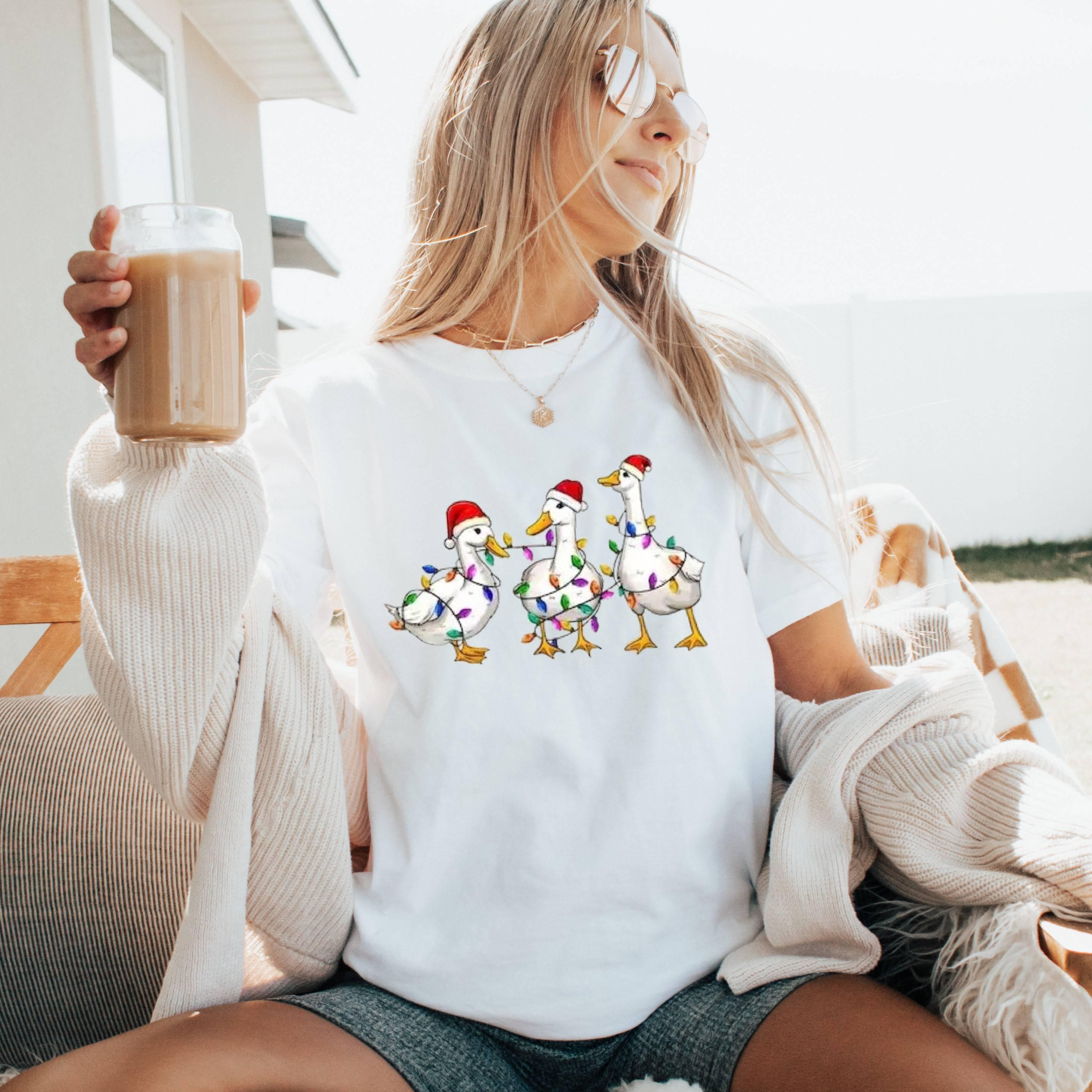 Christmas Duck Shirt, Graphic Holiday Tee, Unisex Festive Top