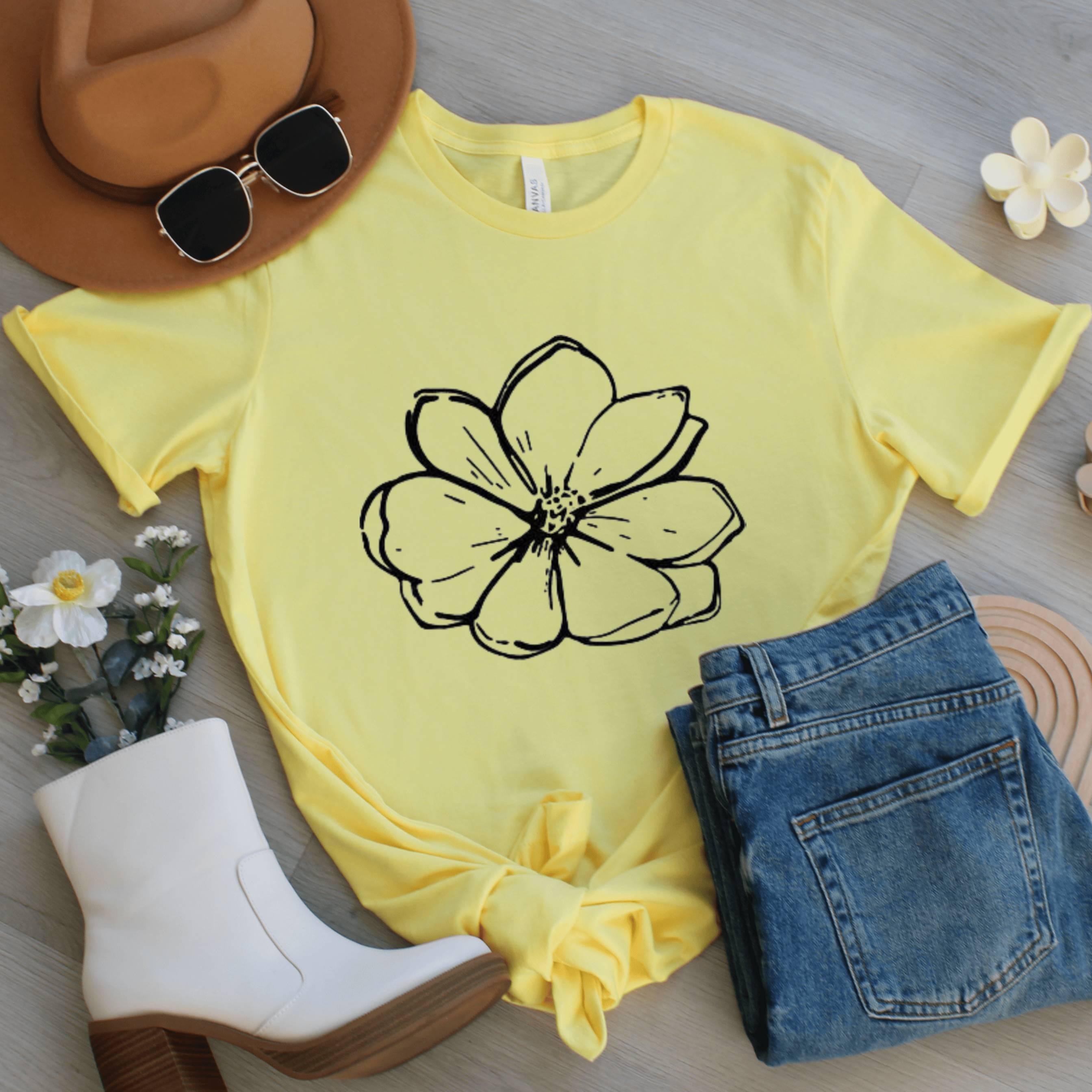 Minimalist Daisy Graphic Tee, Yellow Floral T-Shirt