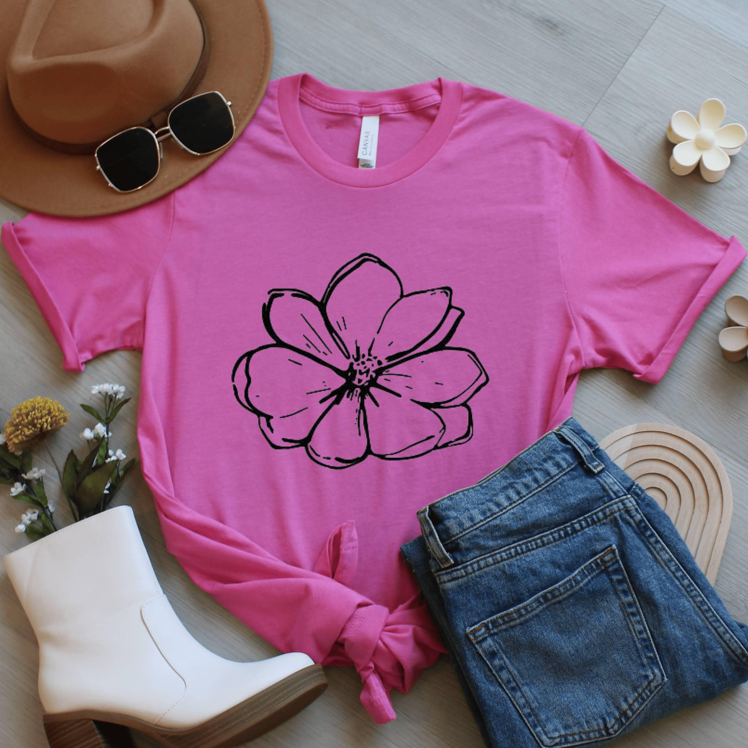 Minimalist Daisy Graphic Tee, Yellow Floral T-Shirt